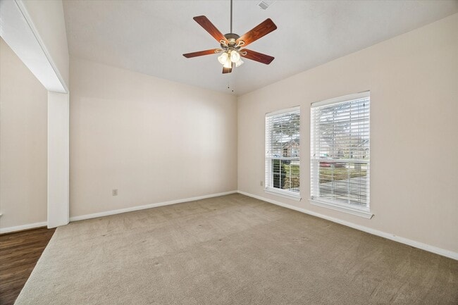 Photo - 806 Charles Pl