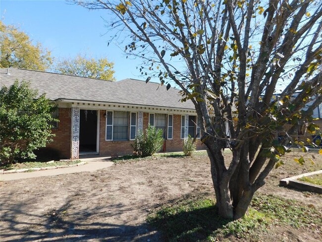 Building Photo - 3601 Catalina Dr