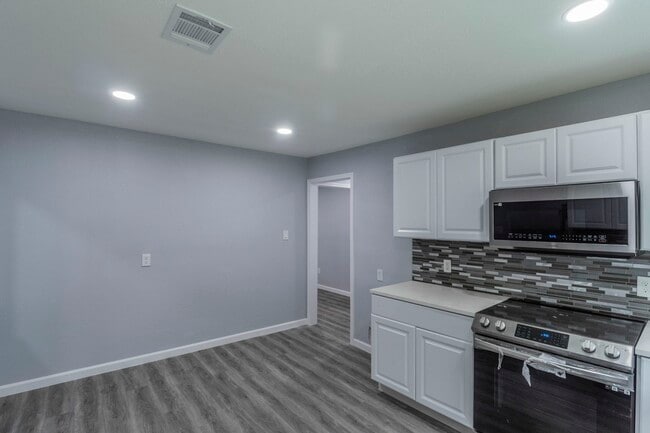 Building Photo - 4118 Groton Dr Rental