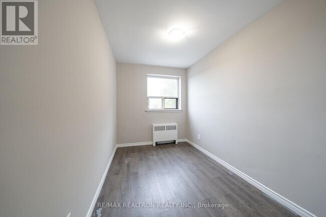 Photo - 468 Ottawa St N Unit 237C