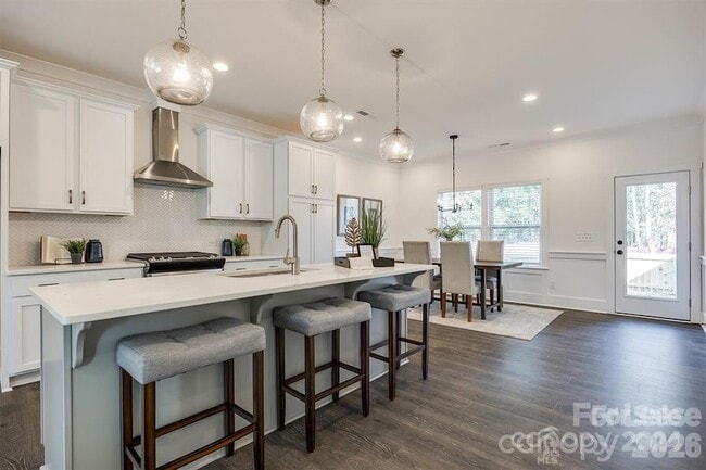 1241 Eastway Dr