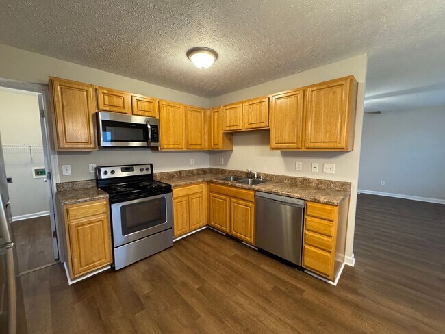 Photo - Spacious 3 bedroom, two bathroom home close to GM, Magna and Industrial Park