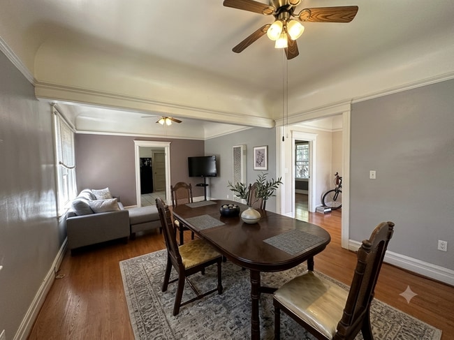 Photo - 1193 W 35th St