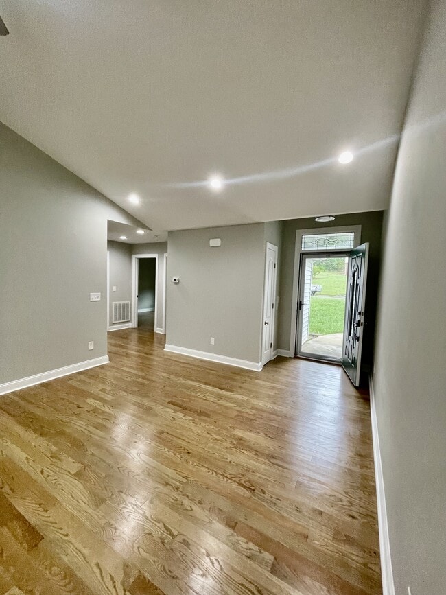 Photo - 124 Palmer Dr