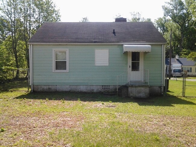 Building Photo - 2 BR 1 BA Bayshore Estates