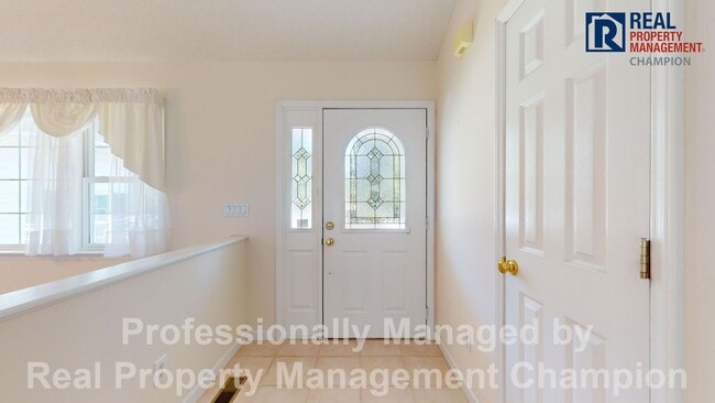 Photo - Vintage 3 Bedroom 2 Bathroom in the covete...