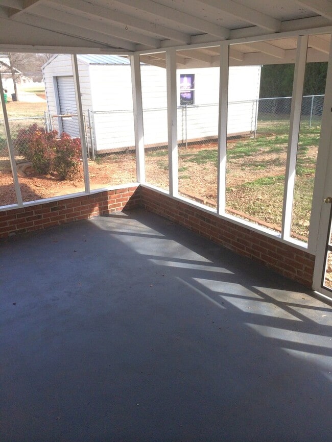 Photo - Charming Vintage Ranch, Den, Fireplace, Screened Porch