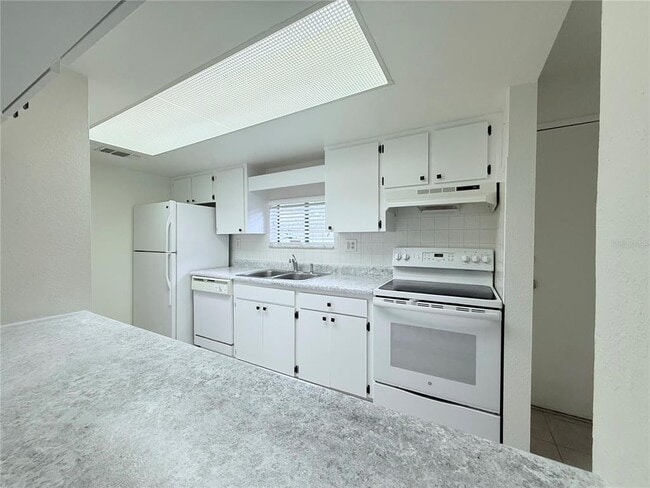 Photo - 8608 Lake Isle Dr Unit 169