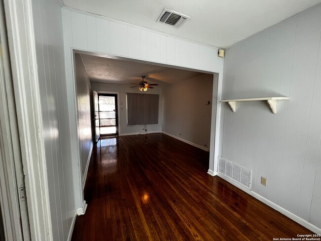 726 John Adams Dr
