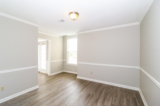 Photo - 6753 Devenshire Ln