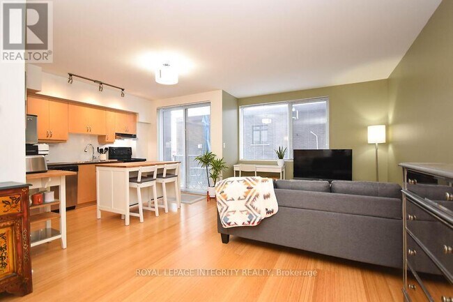 Photo - 1014 Bank St Unit 303