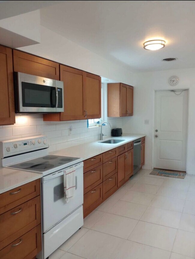 Photo - Furnished 3 Bedroom