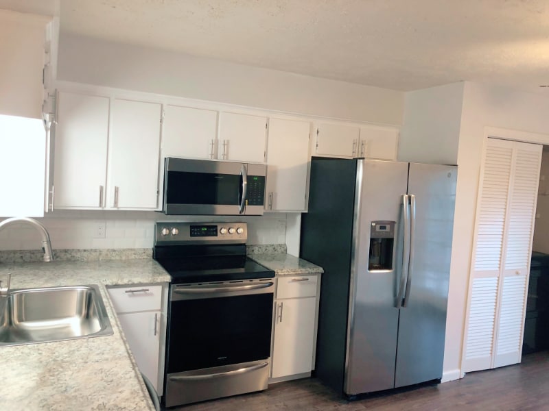 Photo - 714 Wellesley Ct