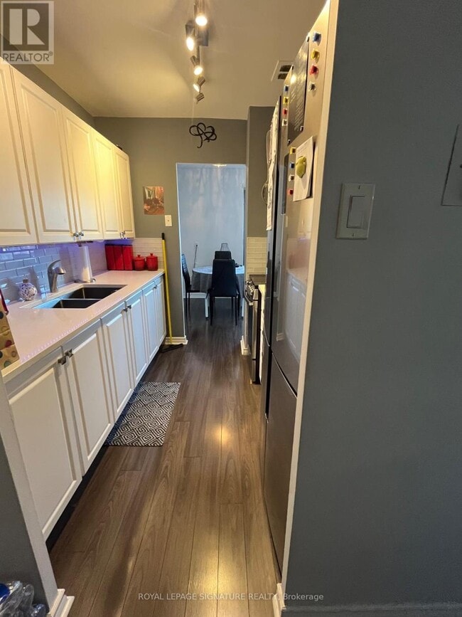 Photo - 2485 Woking Crescent Unit 303