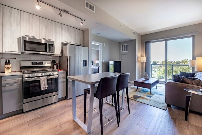 Photo - 880 Pacific St Unidad FL7-ID1039253P