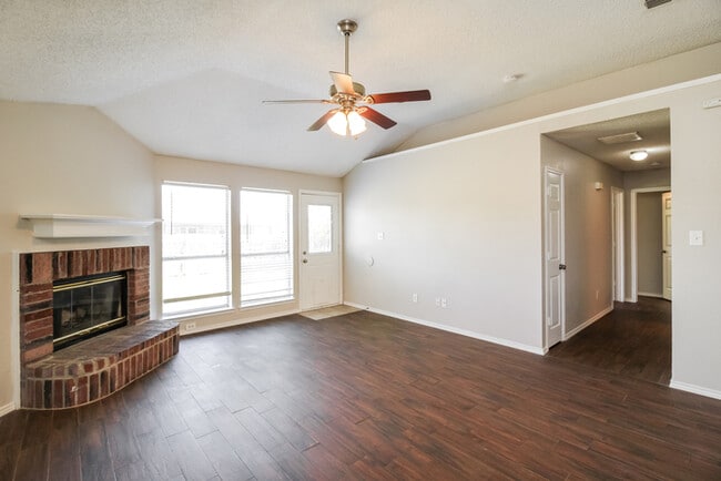Photo - 1909 Canyon Ridge St