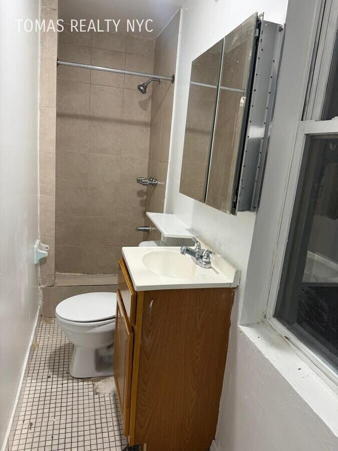 Photo - 226 Willis Ave