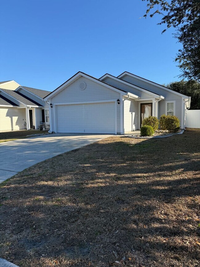 Building Photo - Lovely 3 bedroom 2 bath home located in the Avalon Community