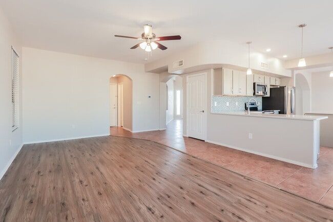 Photo - 355 E Camino Del Abeto