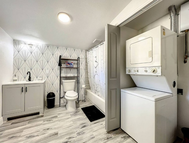 Photo - 2008 Page Ave Unit 2