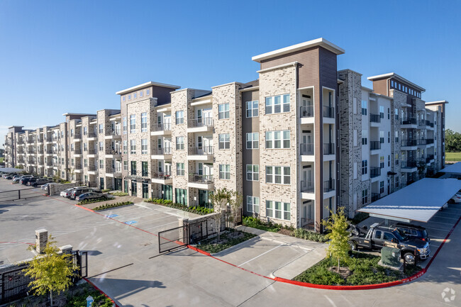 The Reserve at Baybrook - The Reserve at Baybrook Apartments