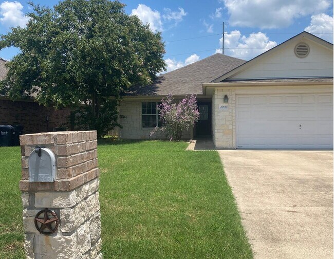 "Charming 3-Bedroom Retreat in College Station with Spacious Living!"