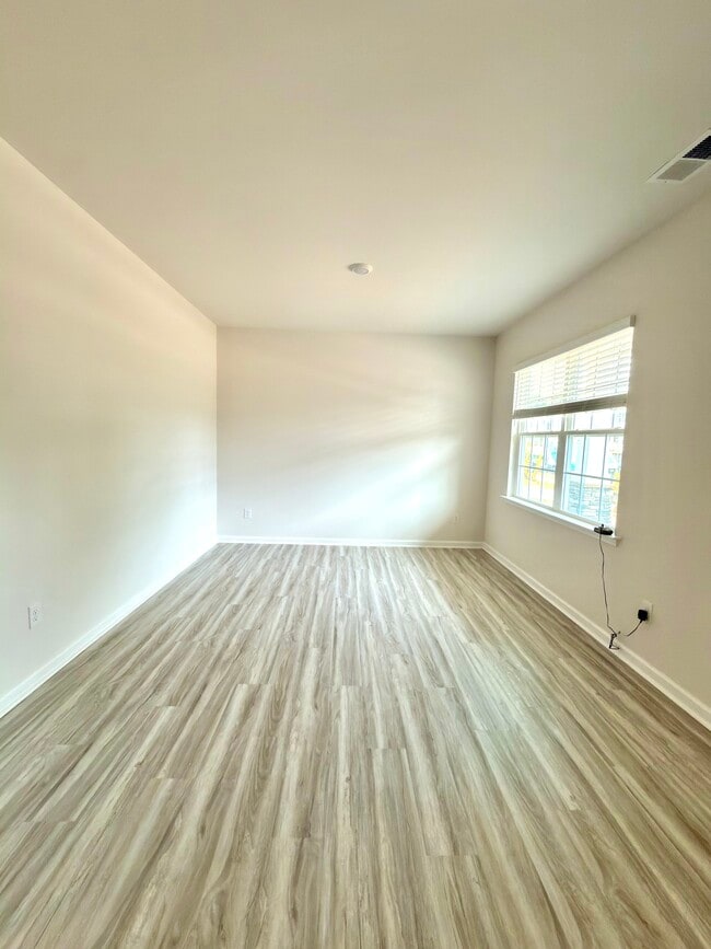 Photo - 123 Pecan Grove Ln
