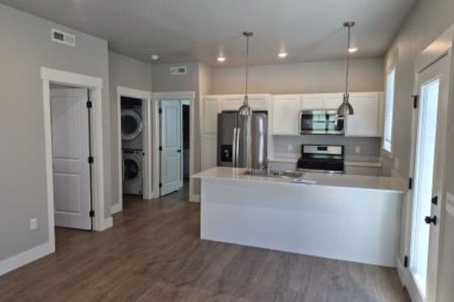 1661 Annas Garden Ln