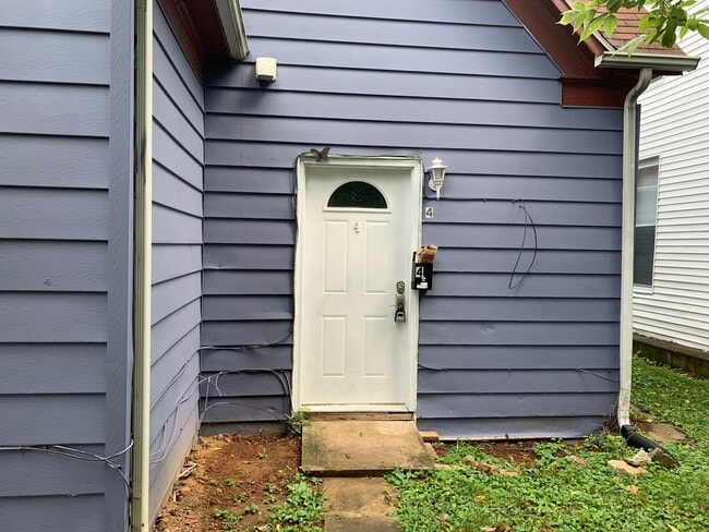 Photo - 412 E 2nd St Unit 4