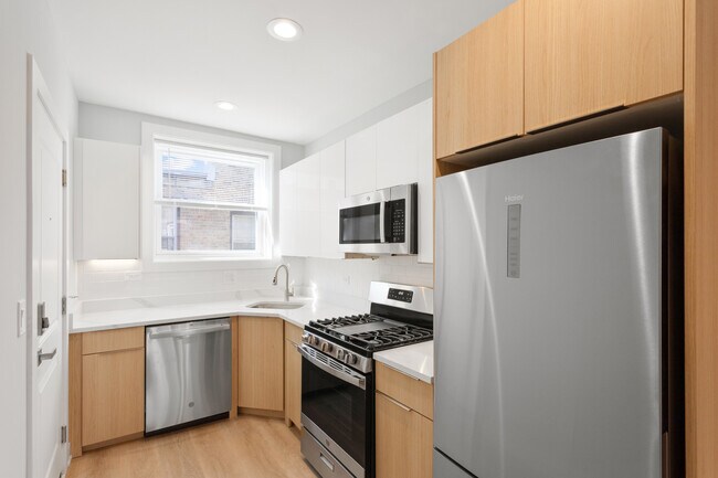 Photo - 7383 N Damen Ave Unit 3W