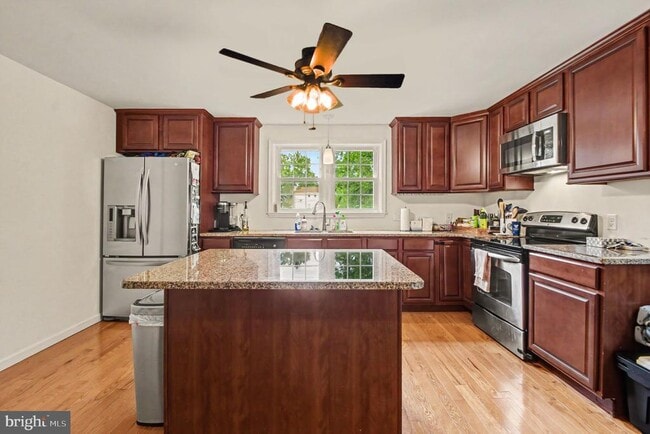 Photo - 205 E 10th Ave