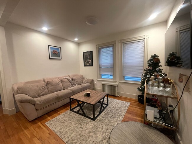 Photo - 150 L St Unit 2