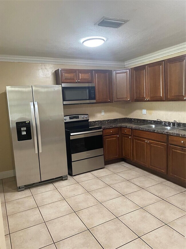 Photo - 5411 NW 16th Ct