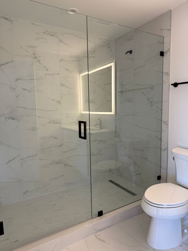 Photo - 107 SE 2nd Ct Unidad B1