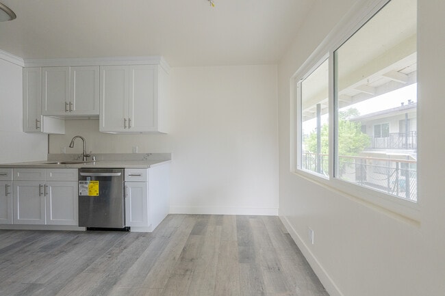 Photo - 10043 Haines Canyon Ave Unit E