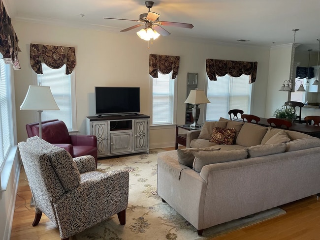 Photo - 2 Bed, 2 Bath Apartment on the River - Furnhsied Rental