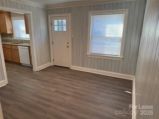 Photo - 213 Magnolia St