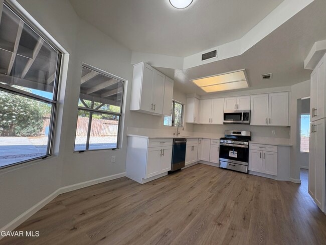 Photo - 37557 42nd St E