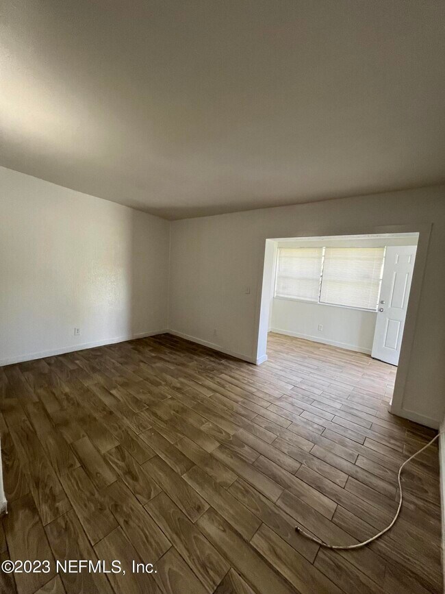 5823 Iris Blvd