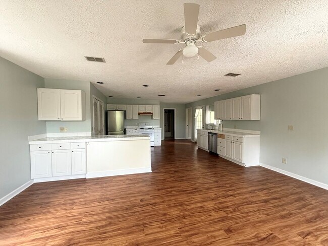 Photo - 405 Tallahassee St