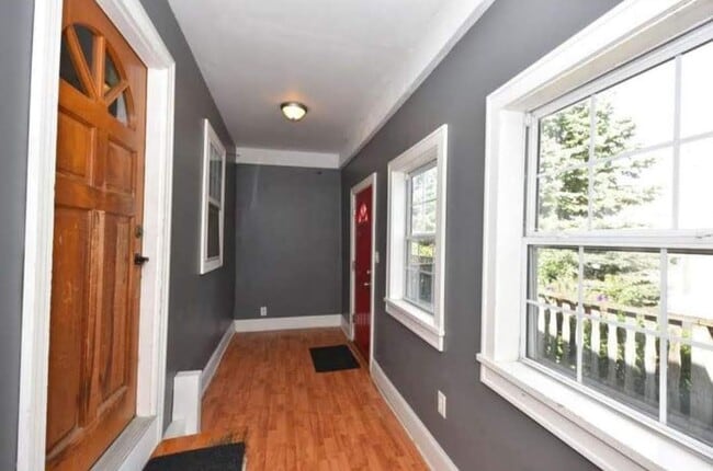 Photo - 1537 E North Ave