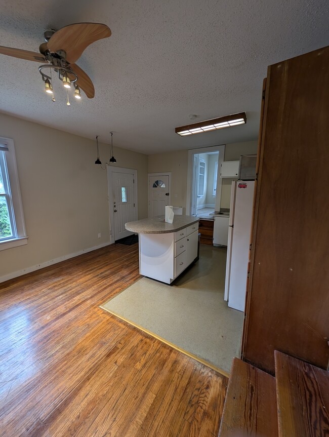 Building Photo - 3715 Tom Green St Unit 3715.B Tom Green