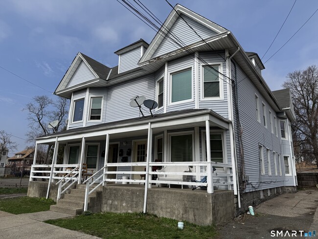 Building Photo - 548 Colorado Ave