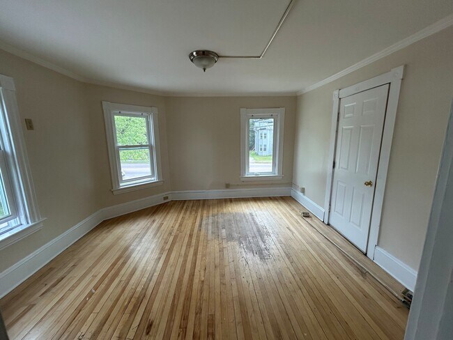92 S Main St Unit 2B
