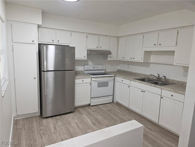 Building Photo - 2708 Broadway Unit 8 Rental