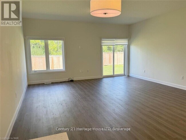 Photo - 11 Beachwalk Cres