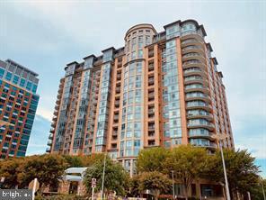 Building Photo - 8220 Crestwood Heights Dr Unit 411