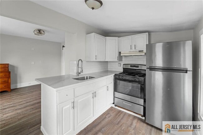 Photo - 56 Caroline Ave