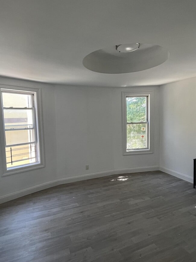 Photo - 1911 Matthews Ave