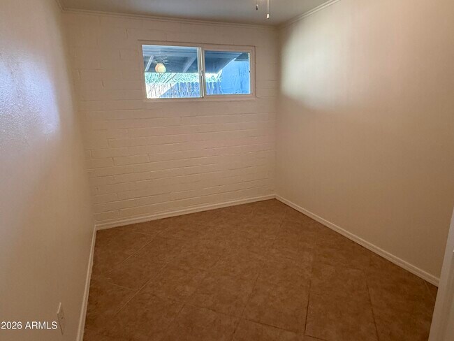 Photo - 1329 E Cinnabar Ave